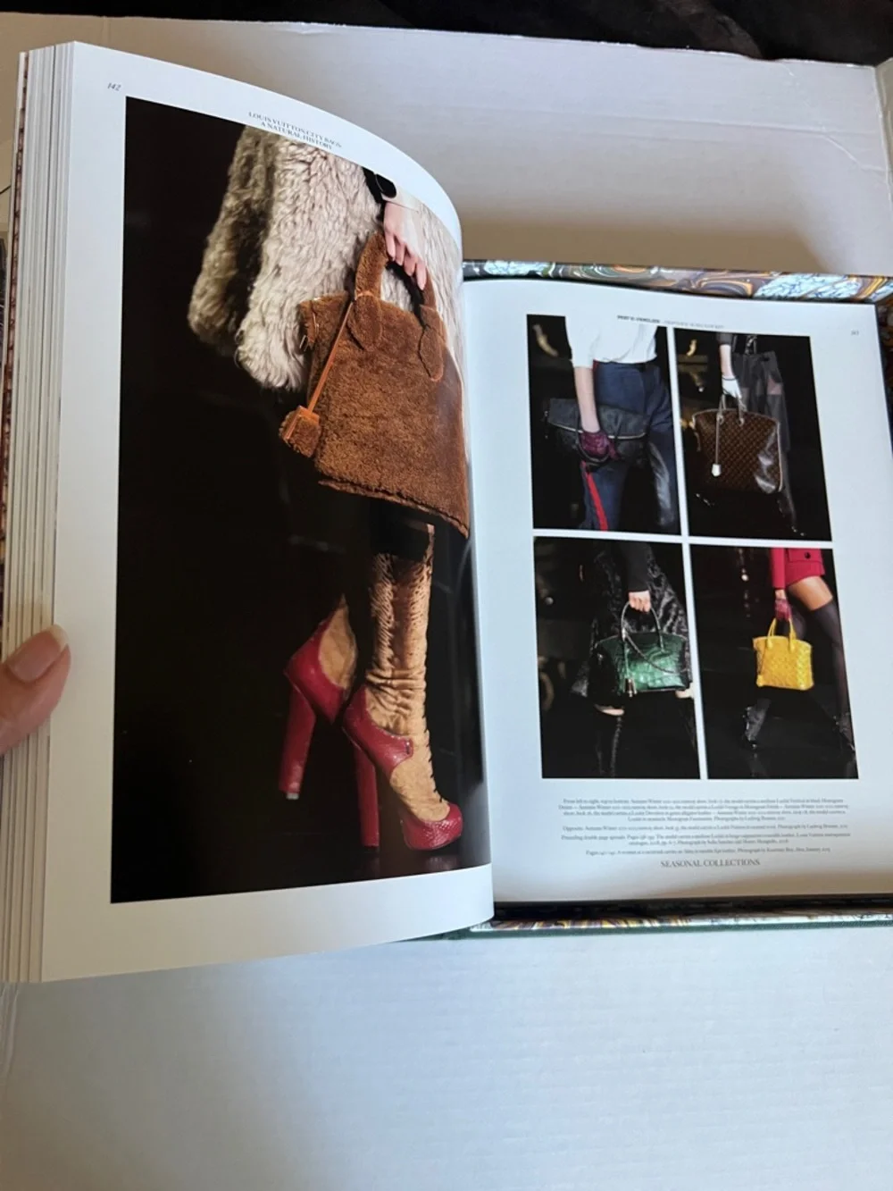 LOUIS VUITTON City Bags History Coffee Table Book Full set Rare